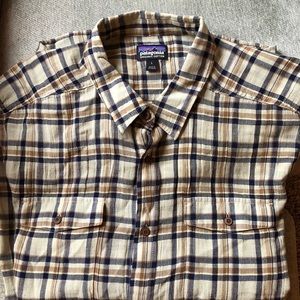 Patagonia organic cotton plaid button down Large
